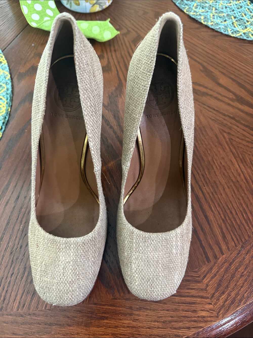 Tory Burch Neutral Linen-Texture Pump in Light Beige